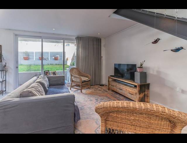 3 BEDROOM TOWNHOUSE FOR SALE IN WALMER ESTATE